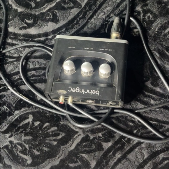 BEHRINGER INTERFACE - Picture 2 of 2